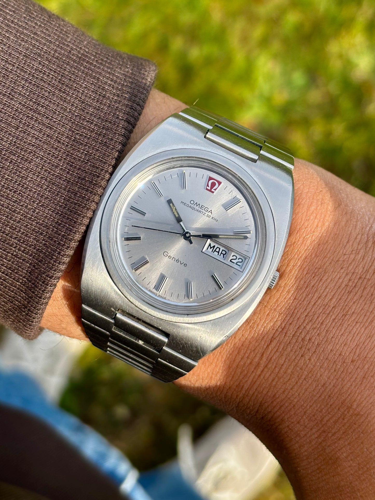 Omega Genève Megaquartz