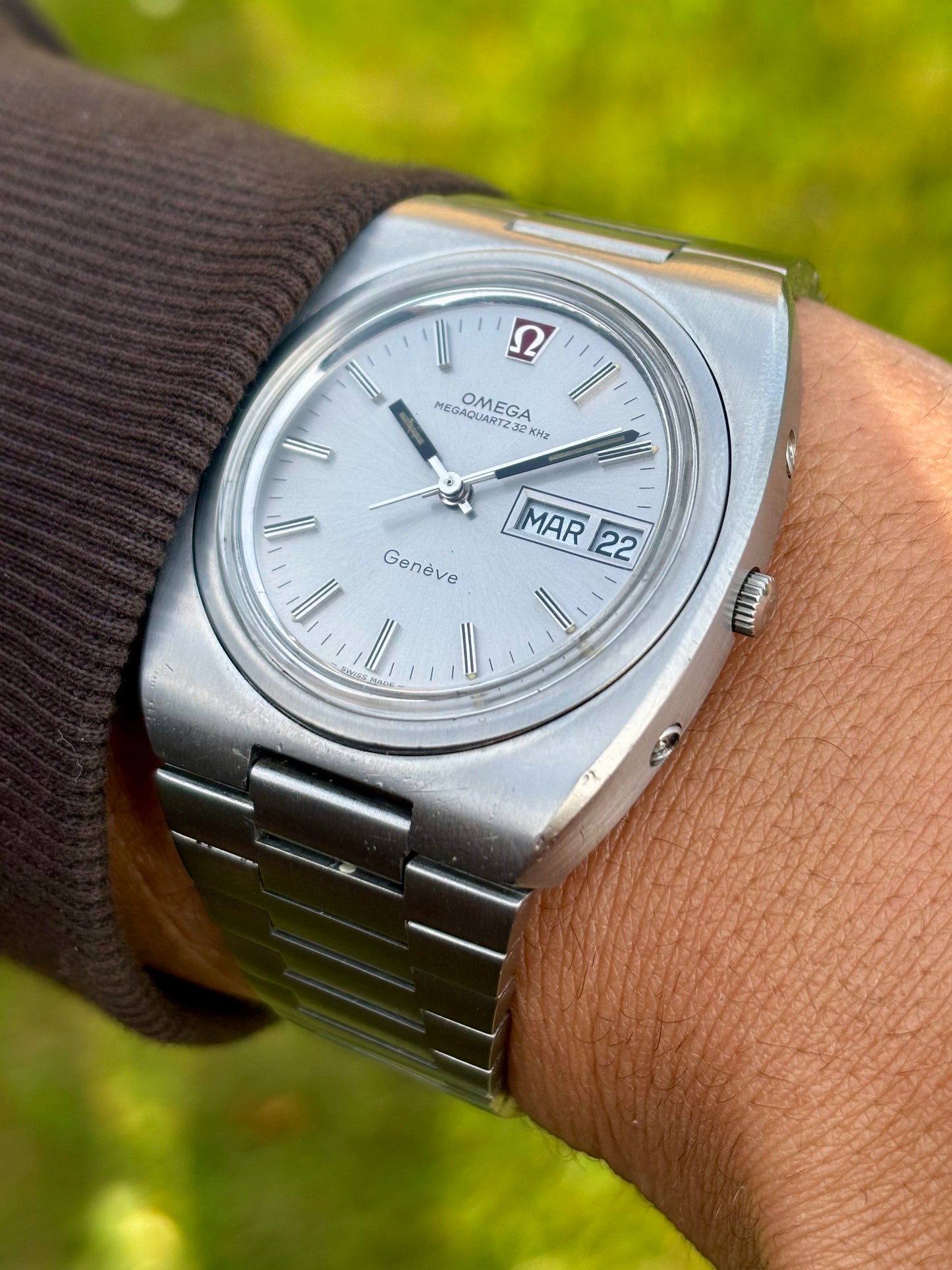 Omega Genève Megaquartz