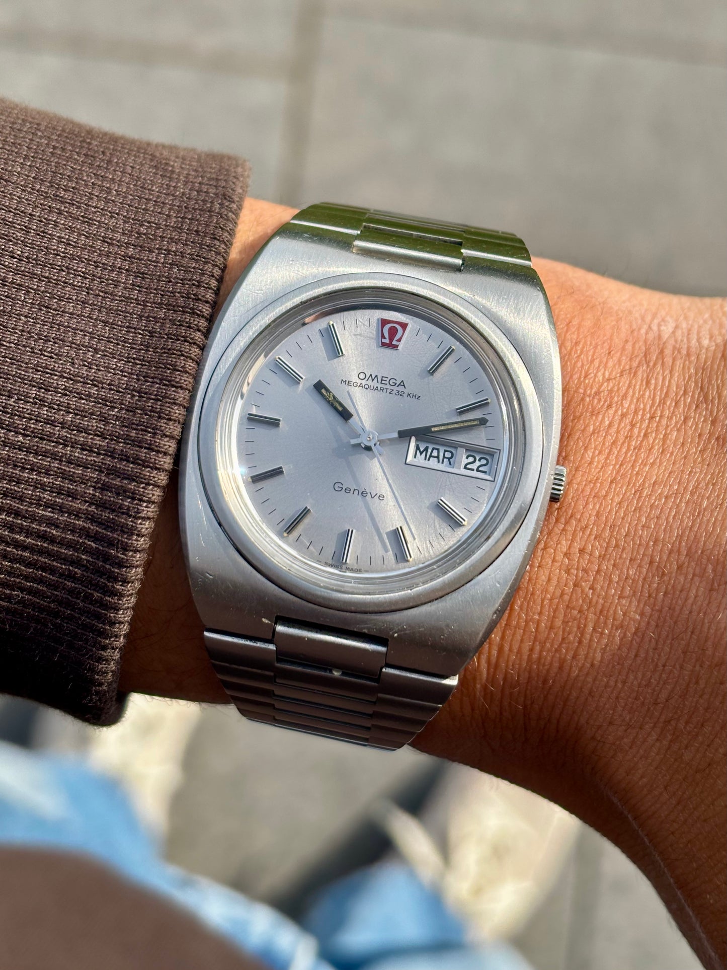 Omega Genève Megaquartz
