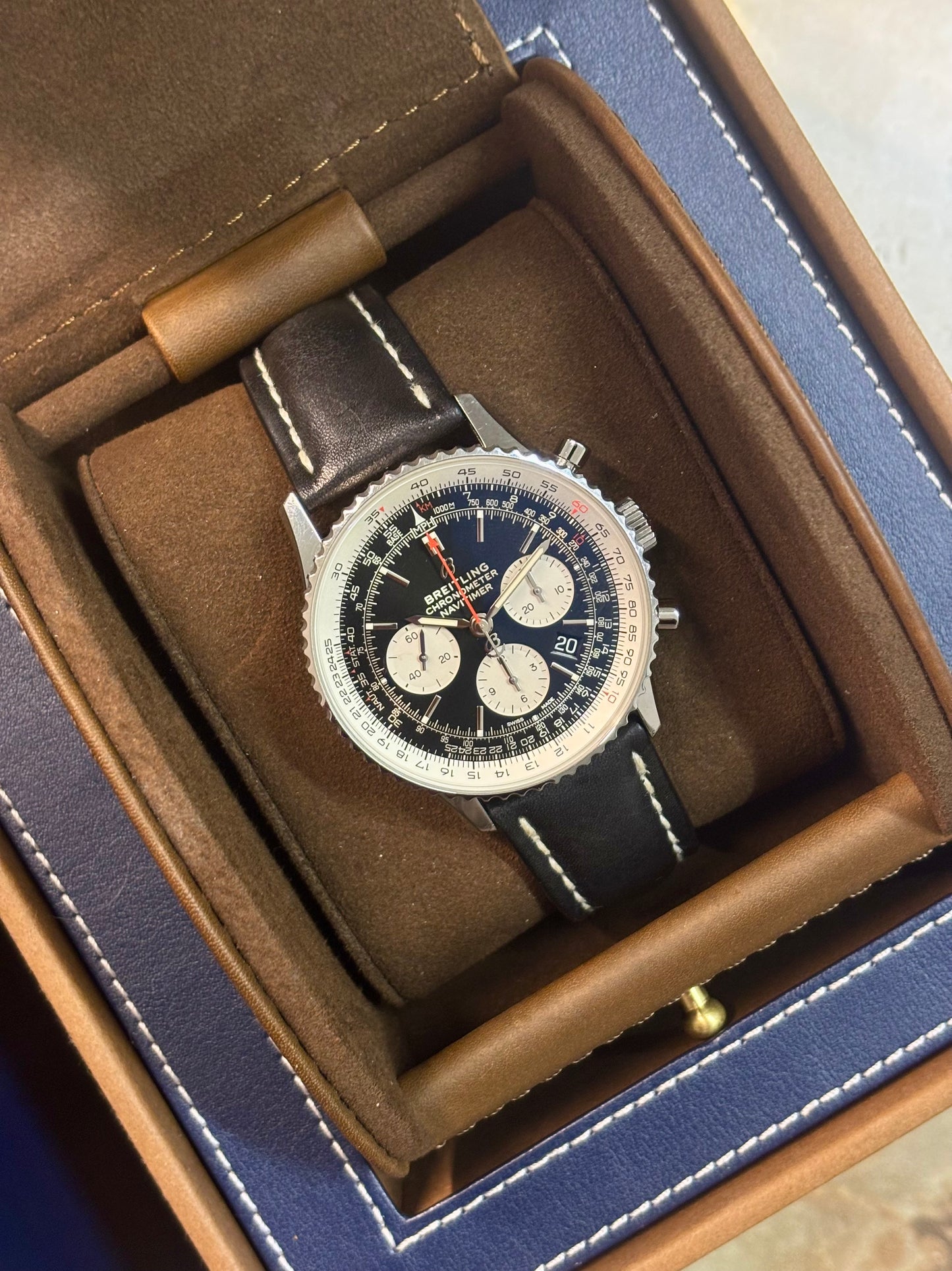 Breitling Navitimer AB0121